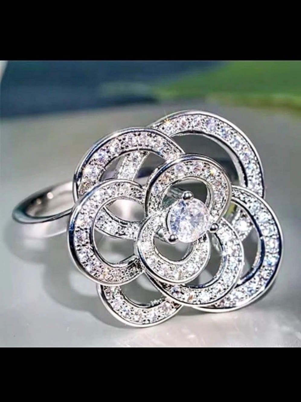Flower Ring with Clear Swarovski elements size 8 silver metal #543